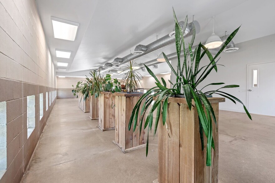 More Photos Of 5620 Rowlett Rd, Rowlett General Retail For Sale