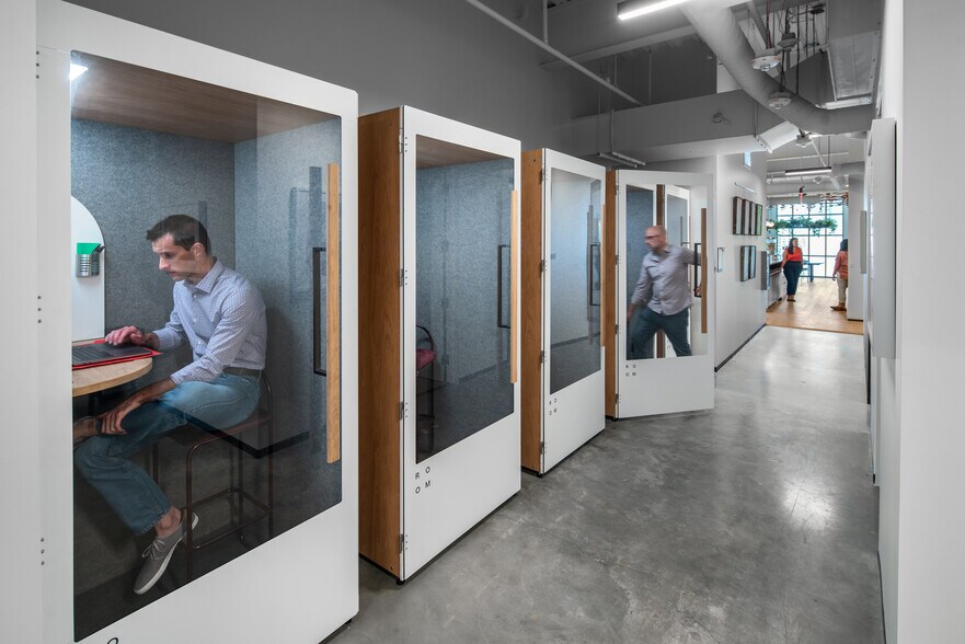 More Photos Of 873-875 N High St, Columbus Office For Lease