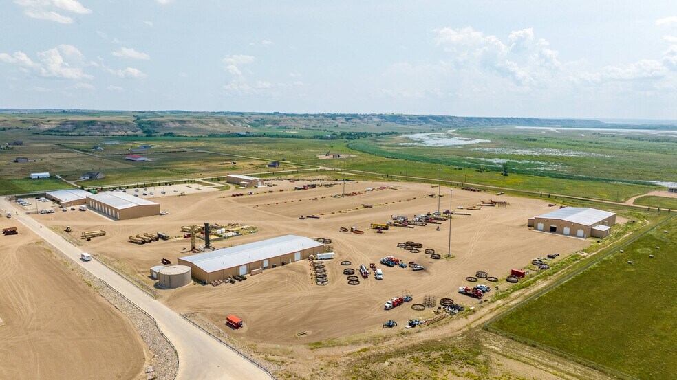 More Photos Of 611 37th Ave SE, Williston Warehouse For Sale