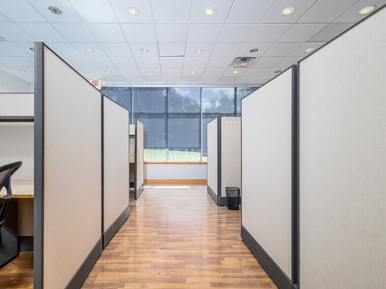 More Photos Of 490 Park Dr, Weirton Office For Lease