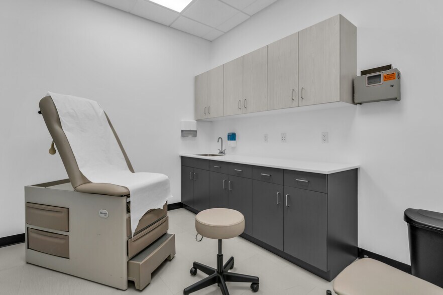 More Photos Of 3435 US Highway 9, Freehold Medical For Lease