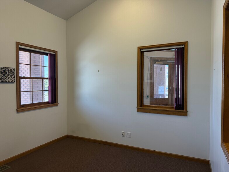 More Photos Of 500 U.S. 50 Business Loop, Olathe General Retail For Sale