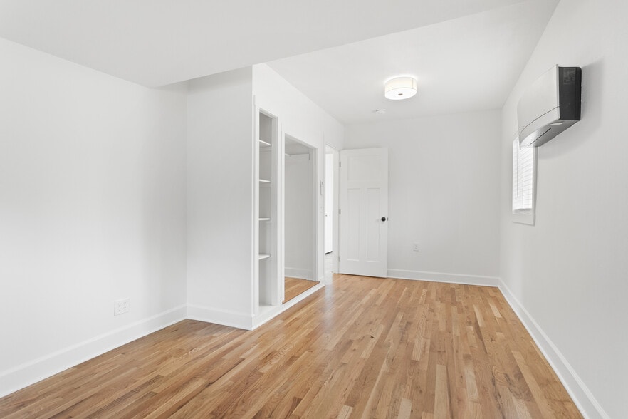 More Photos Of 418 Dewey St, Oregon City Multifamily For Sale