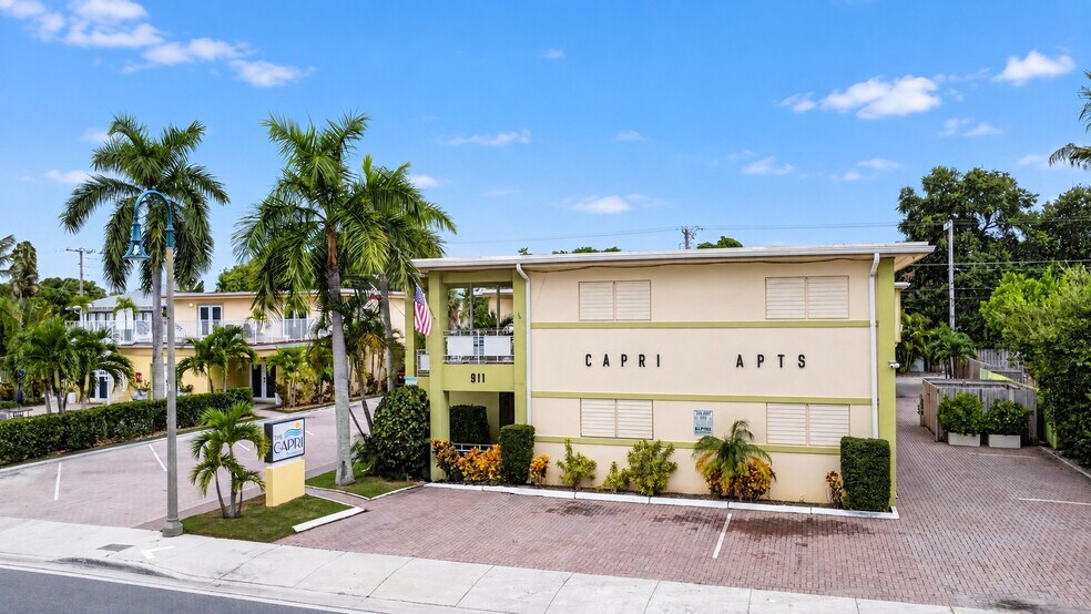 More Photos Of 905 N Federal Hwy, Lake Worth Beach Hotel For Sale