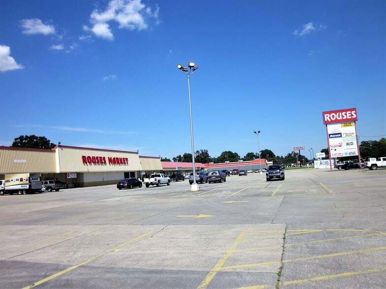 More Photos Of 58412-58480 Plaquemine St, Plaquemine General Retail For Sale