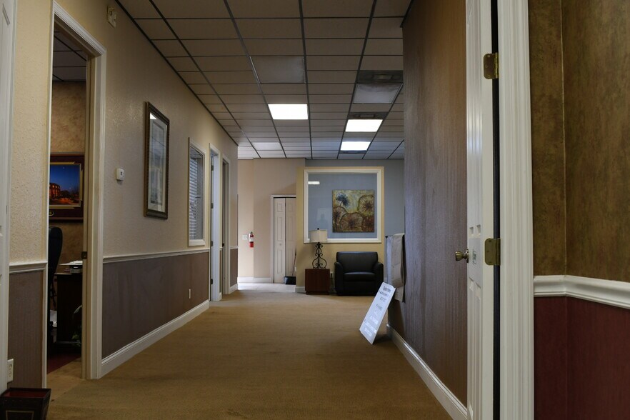 More Photos Of 522 Magnolia Ave, Auburndale Office For Sale