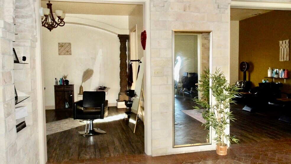 More Photos Of 1906A E Tyler, Harlingen Office For Sale