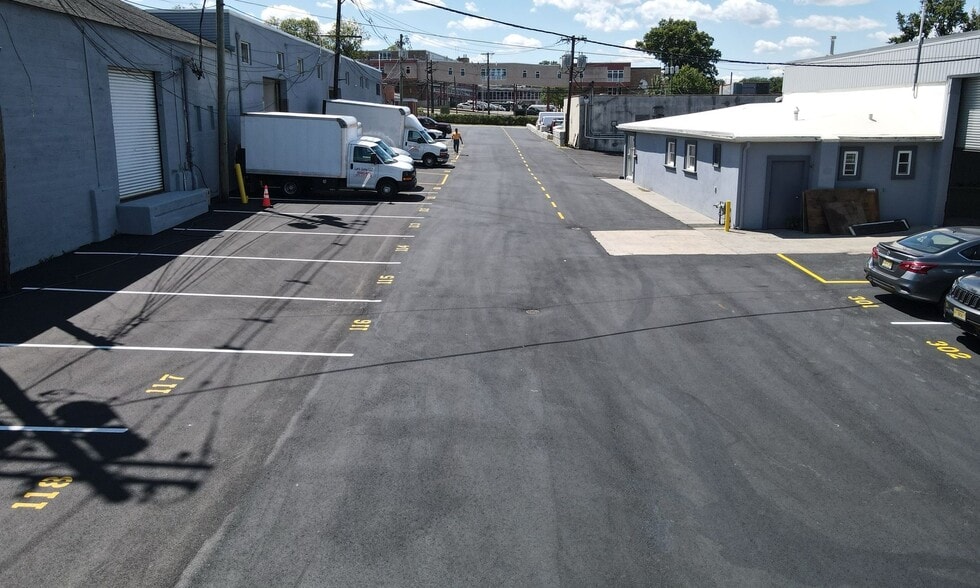 More Photos Of 310-316 Colfax Ave, Clifton Warehouse For Lease