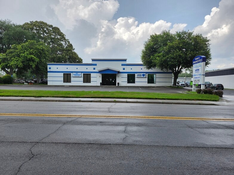 More Photos Of 702 Mall Blvd, Savannah Loft Creative Space For Lease