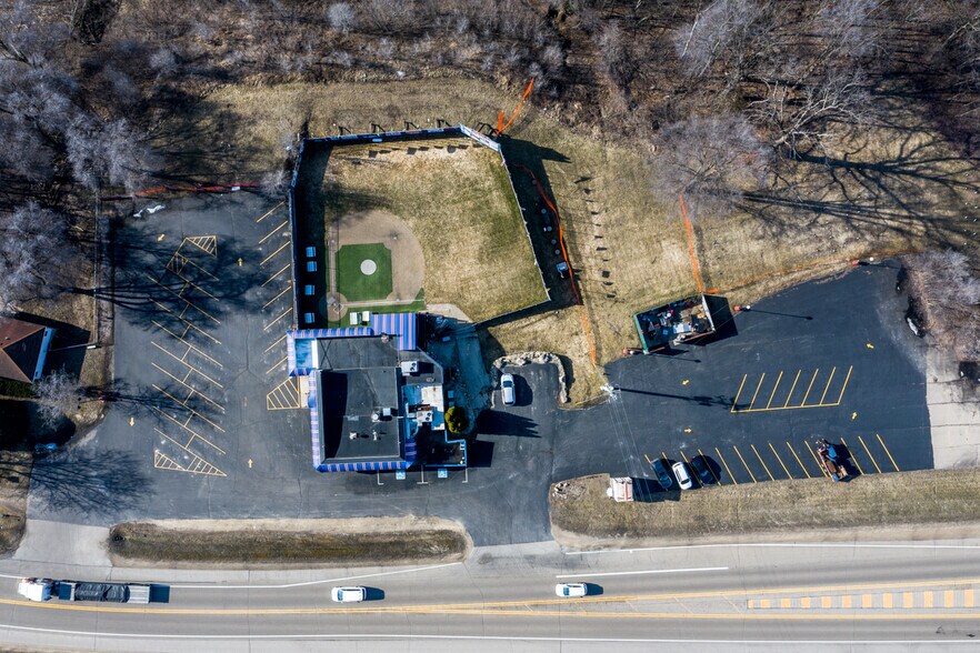 More Photos Of 10267 US Highway 14, Mazomanie Sports And Entertainment For Sale