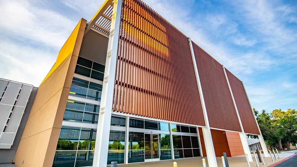 More Photos Of 8201 N FM 620, Austin Office For Lease