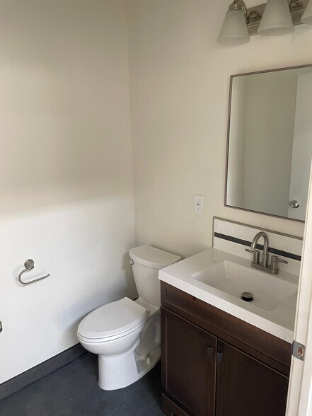 More Photos Of 13425 Beach Ave, Marina del Rey Warehouse For Lease
