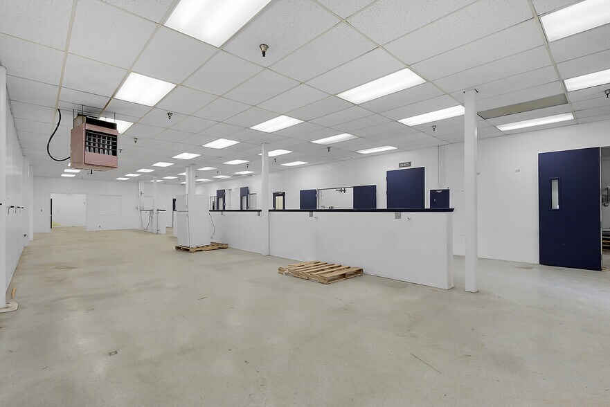 More Photos Of 3220 100th St SW, Everett Distribution For Lease