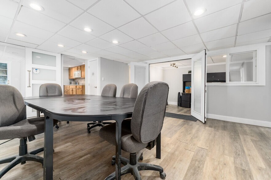 More Photos Of 545 E Main St, Lancaster Office Residential For Sale
