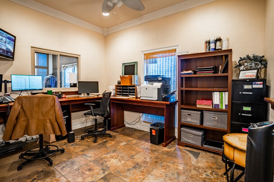 More Photos Of 8475 County Road 156, Kaufman Office For Sale