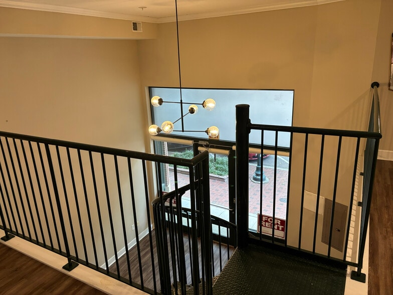 More Photos Of 1520 Main St, Columbia Storefront Retail Residential For Lease