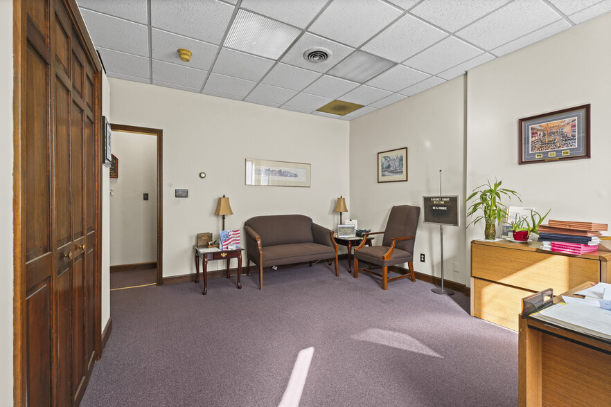 More Photos Of 132-134 S Swan St, Albany Office Residential For Sale