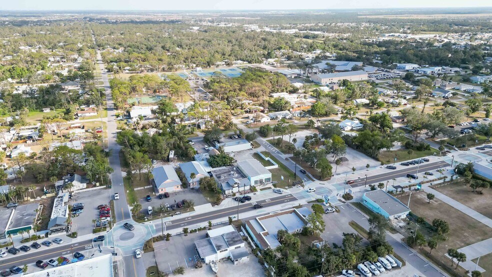 More Photos Of 362 W Dearborn St, Englewood Storefront For Sale