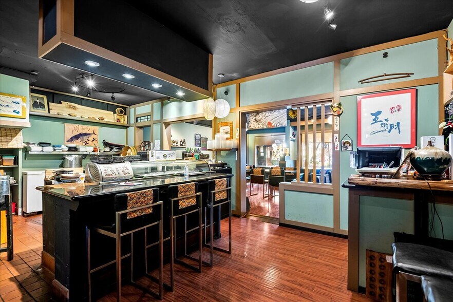 More Photos Of 1524-1526 Irving St, San Francisco Storefront Retail Residential For Sale