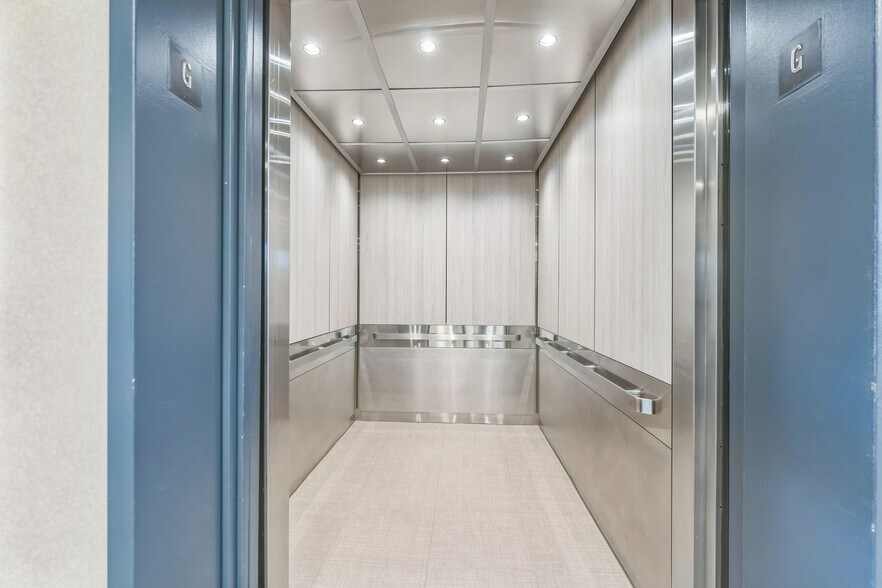 More Photos Of 1535 Gull Rd, Kalamazoo Medical For Lease