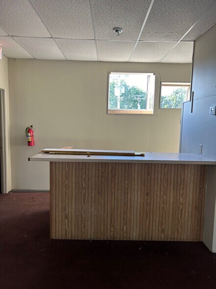 More Photos Of 60 Macarthur Dr, Alexandria Freestanding For Lease