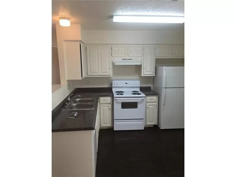 More Photos Of 8201 Riverstone Dr, Austin Multifamily For Sale