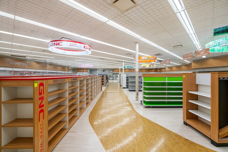 More Photos Of 195 M 66 N, Charlevoix Drugstore For Sale