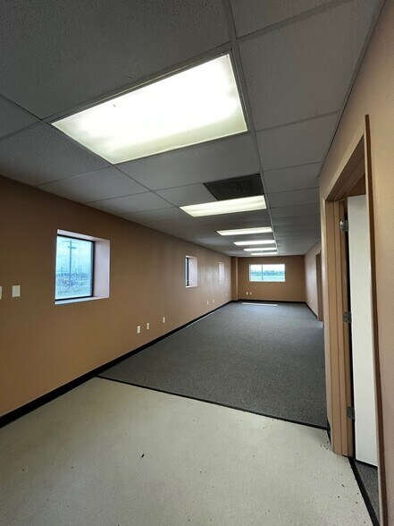 More Photos Of 111 E McCarty Ln, San Marcos Warehouse For Lease
