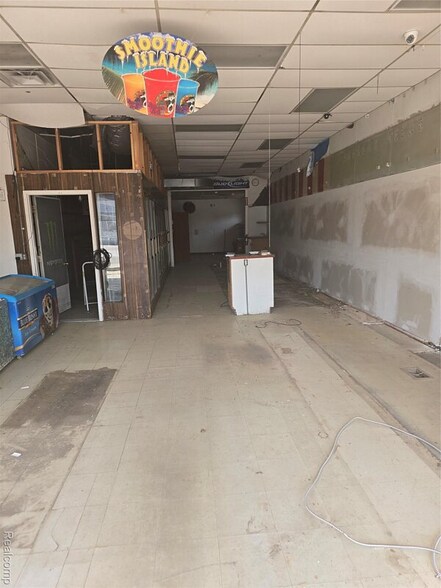 More Photos Of 327 N Shiawassee St, Corunna Storefront Retail Residential For Sale