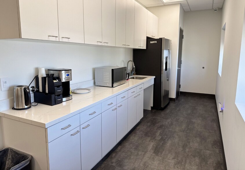 More Photos Of 6228 Bandera Rd, San Antonio Medical For Sale