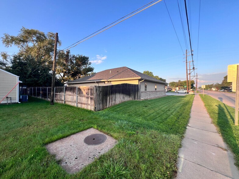More Photos Of 1002 E Philip Ave, North Platte Office For Sale