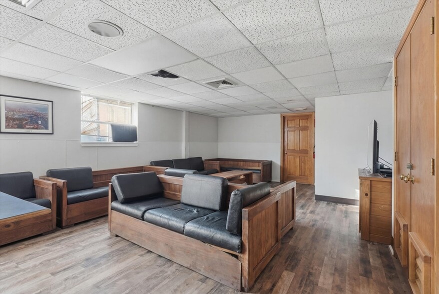 More Photos Of 7 Stewart St, Haverhill Manufacturing For Lease