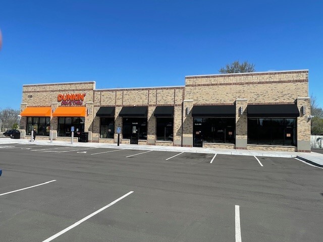 Primary Photo Of 703 E Main St, Anoka General Retail For Lease