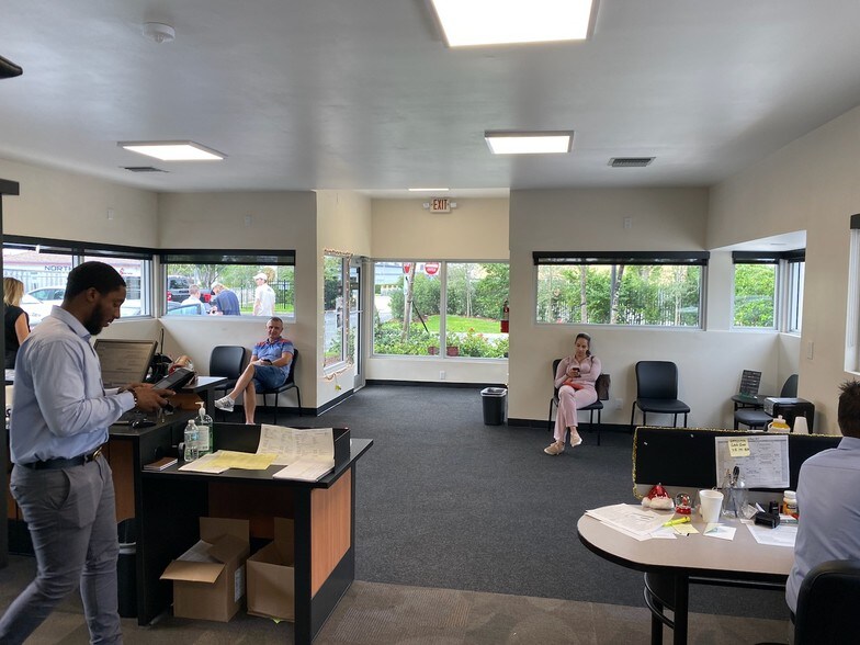 More Photos Of 14975 W Dixie Hwy, North Miami Storefront Retail Office For Sale