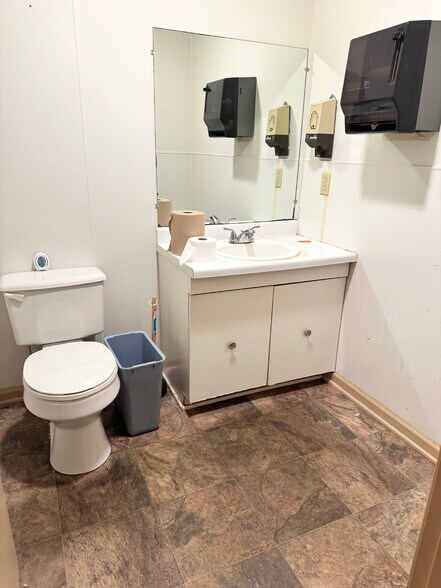 More Photos Of 109 Moran St, Glasgow Office For Lease
