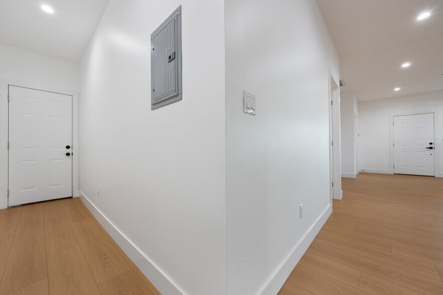 More Photos Of 8405 McKinley Ave, Los Angeles Multifamily For Sale