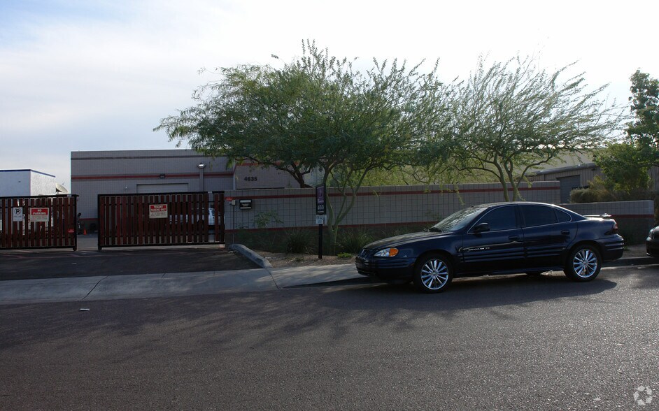More Photos Of 4635 S 33rd St, Phoenix Warehouse For Lease