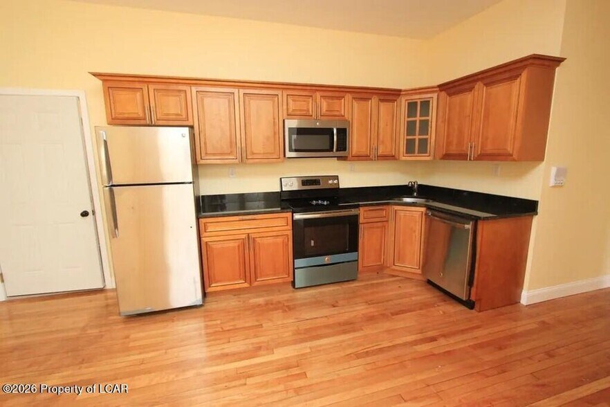 More Photos Of 611 N Main St, Plains Apartments For Sale