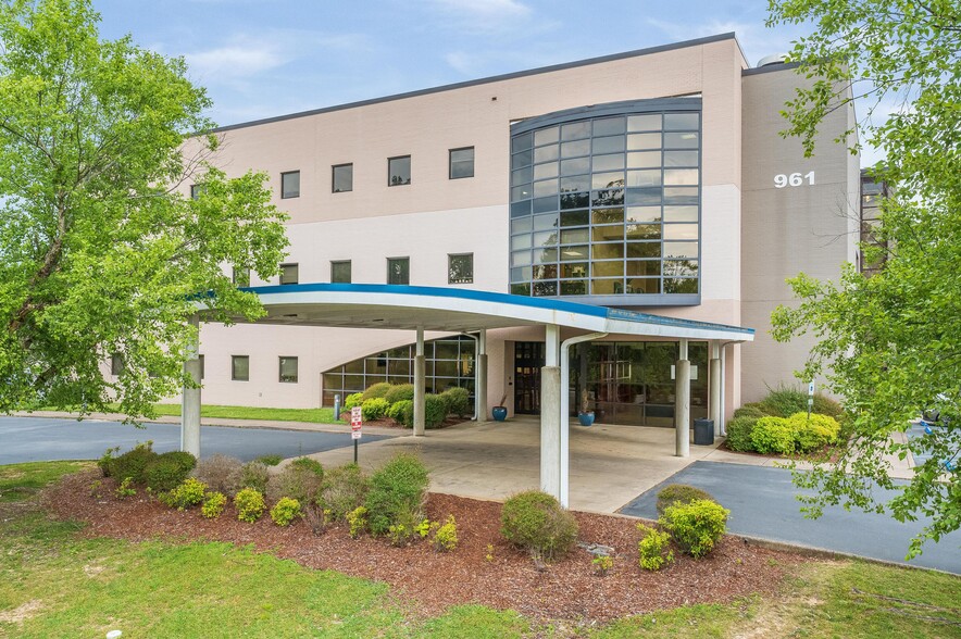 Primary Photo Of 961 Spring Creek Rd, East Ridge Medical For Lease