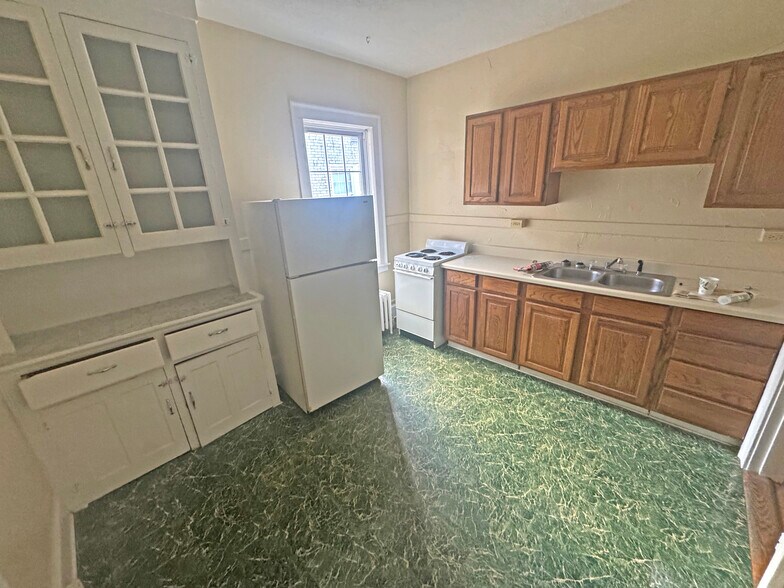 More Photos Of 851-853 Wethersfield Ave, Hartford Apartments For Sale