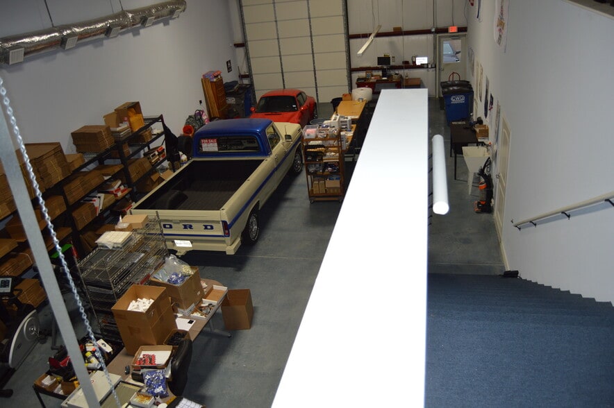 More Photos Of 124 Rose Ln, Frisco Warehouse For Lease
