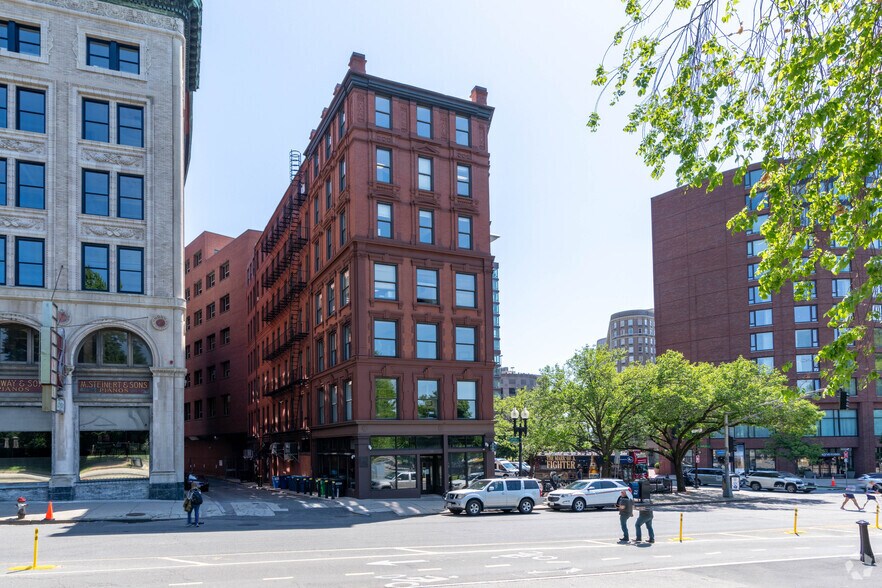 More Photos Of 2 Park Plz, Boston Office For Lease