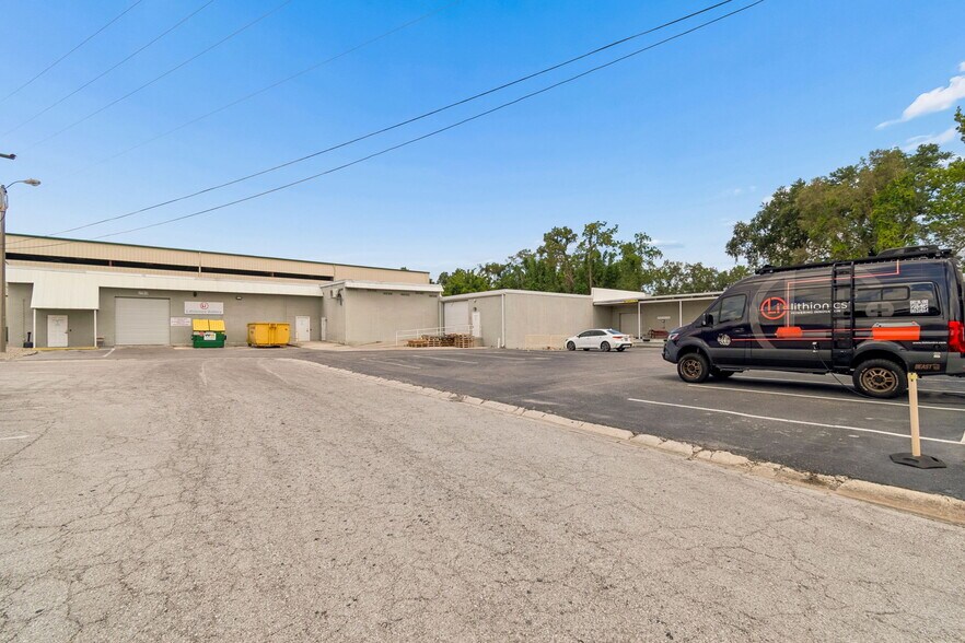 More Photos Of 1760-1770 Calumet St, Clearwater Warehouse For Lease