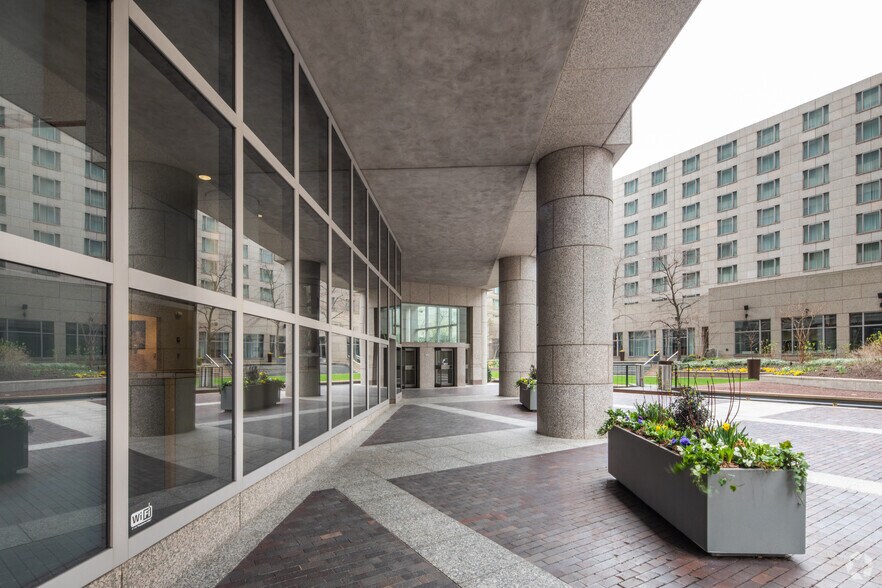 More Photos Of 130 N 18th St, Philadelphia Office For Lease