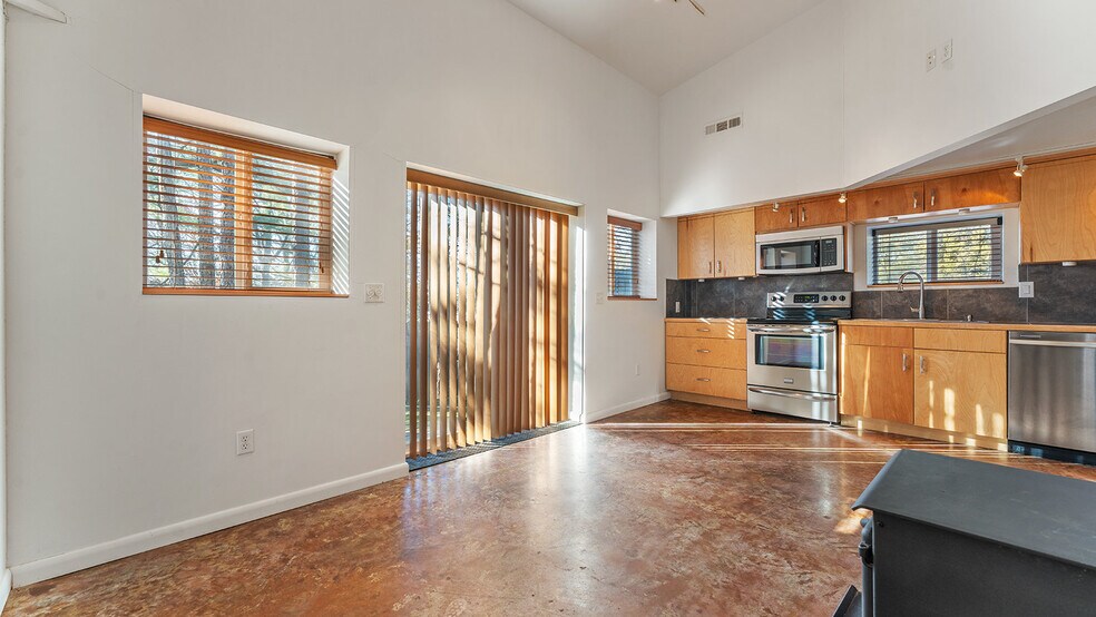 More Photos Of 1320 E Pump Station Rd, Fayetteville Light Manufacturing For Sale