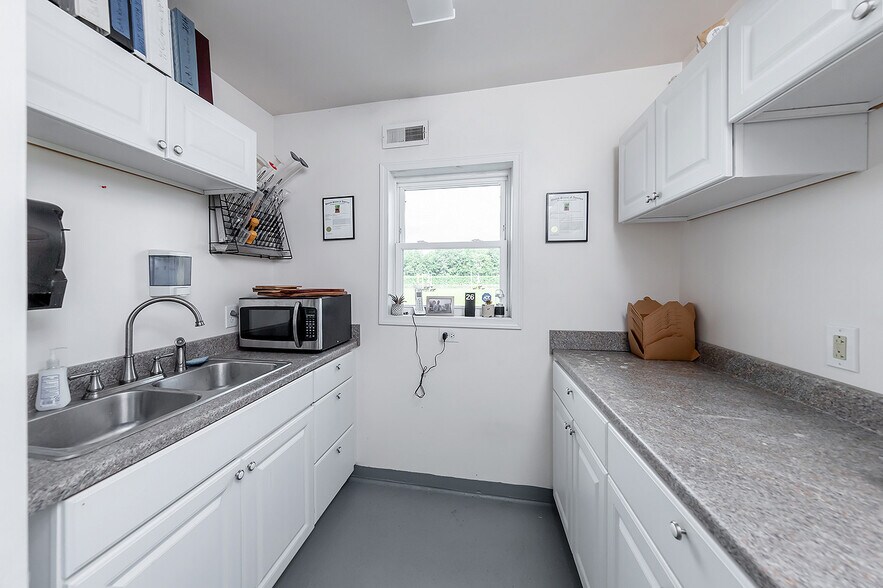 More Photos Of 314 Richwood Rd, Monroeville Winery Vineyard For Sale