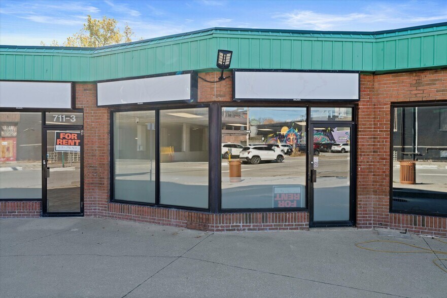 More Photos Of 711 Pelissier St, Windsor Office For Sale