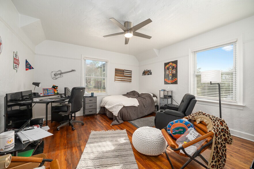 More Photos Of 949 SW 13th St, Gainesville Office Residential For Sale