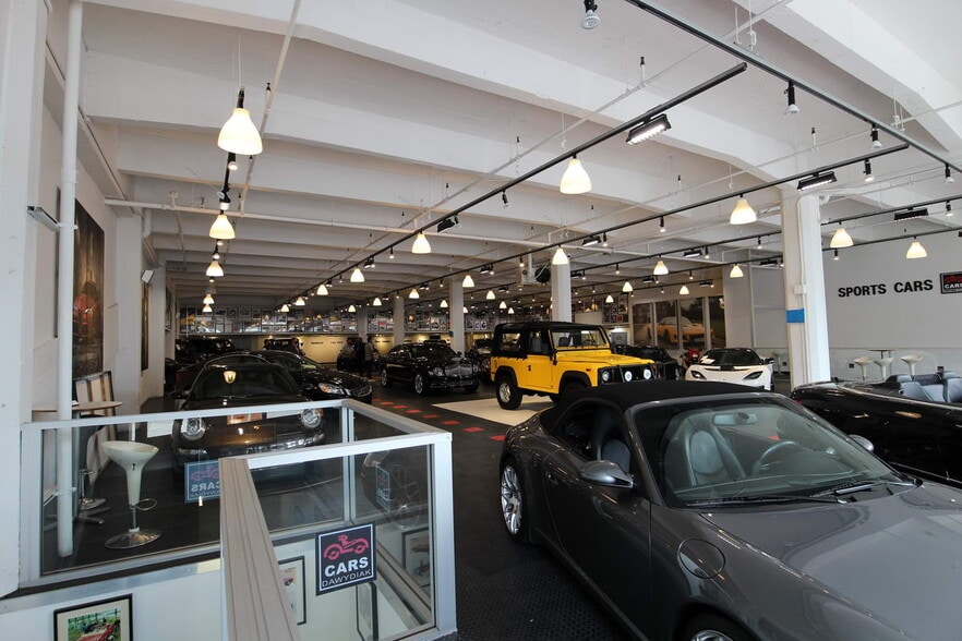 More Photos Of 1528-1540 Pine St, San Francisco Auto Dealership For Lease