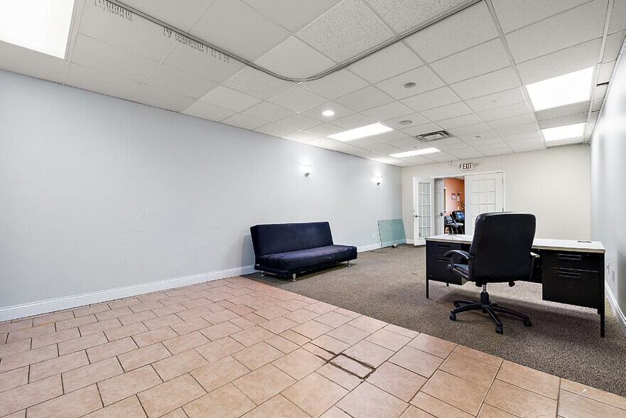 More Photos Of 1681 E Auburn Rd, Rochester Hills Office For Sale